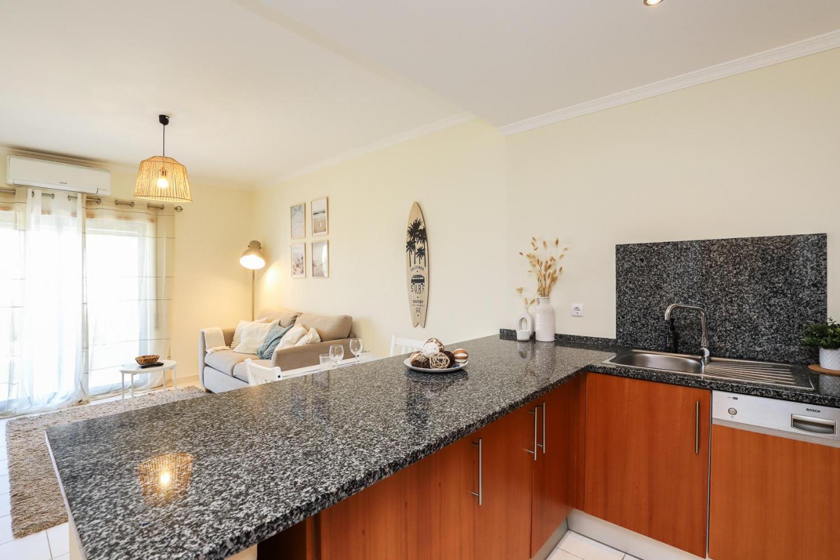 شقة Charming Flat 10 Min Walk To Beach البوفيرا المظهر الخارجي الصورة