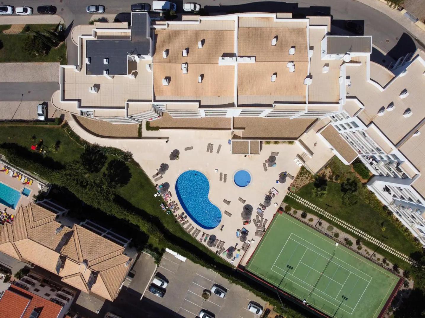 شقة Charming Flat 10 Min Walk To Beach البوفيرا المظهر الخارجي الصورة