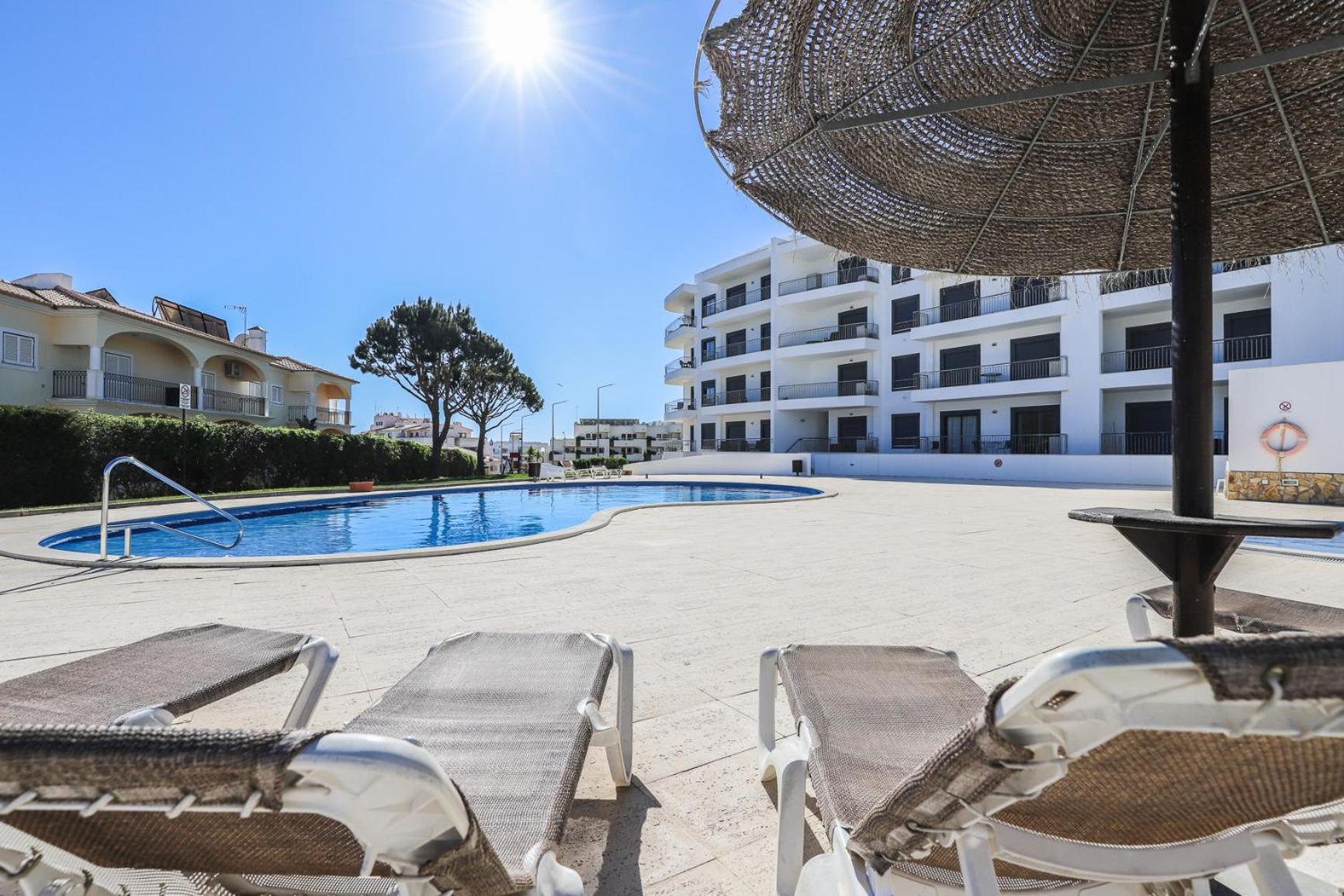 شقة Charming Flat 10 Min Walk To Beach البوفيرا المظهر الخارجي الصورة
