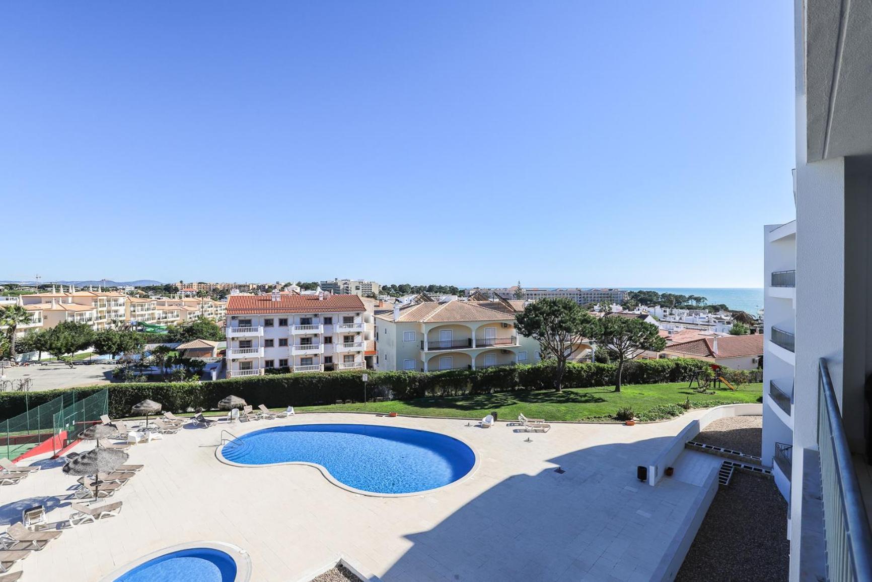 شقة Charming Flat 10 Min Walk To Beach البوفيرا المظهر الخارجي الصورة