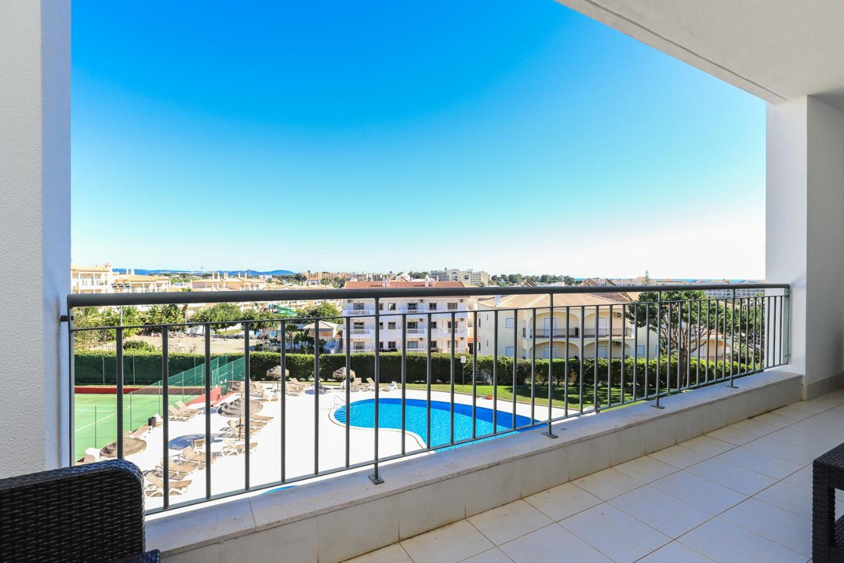 شقة Charming Flat 10 Min Walk To Beach البوفيرا المظهر الخارجي الصورة