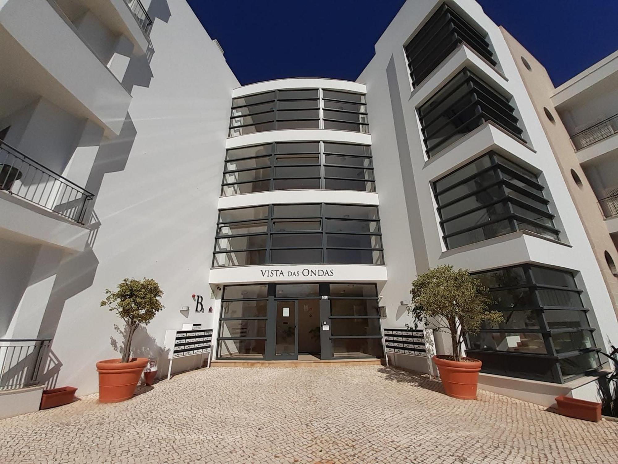 شقة Charming Flat 10 Min Walk To Beach البوفيرا المظهر الخارجي الصورة